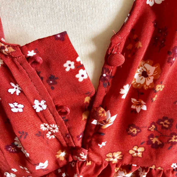 Red floral dress - Picture 5 of 5